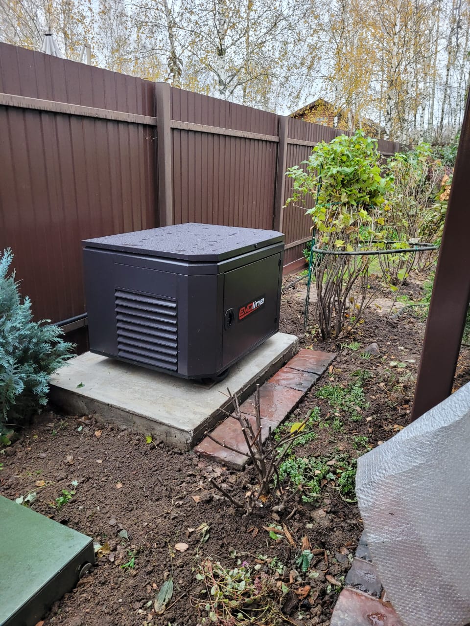 Бензиновый генератор iPower A8500EA мощностью 8,5 кВт всепогодный шумозащитный в кожухе EVOLine для частного дома